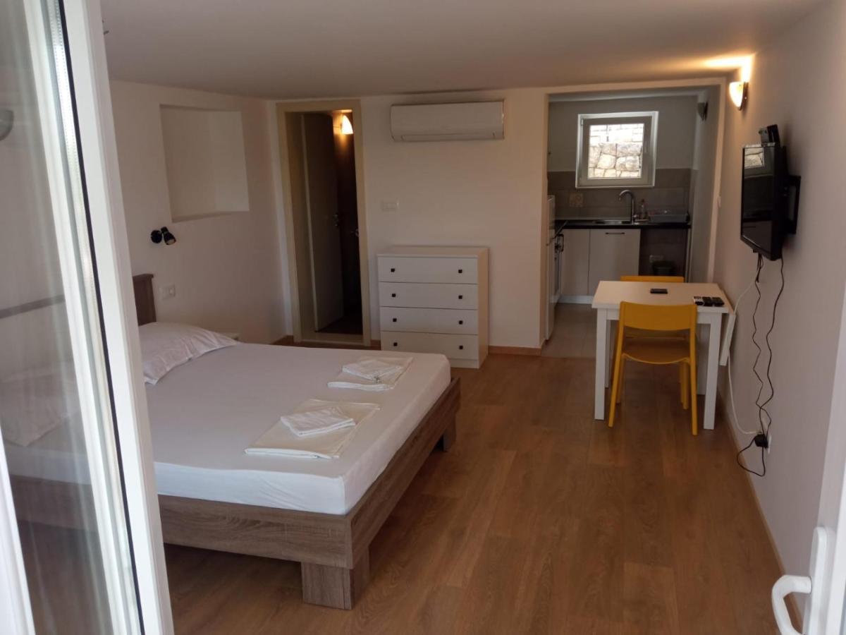 Apartmani Jure Peric Duce Exterior photo